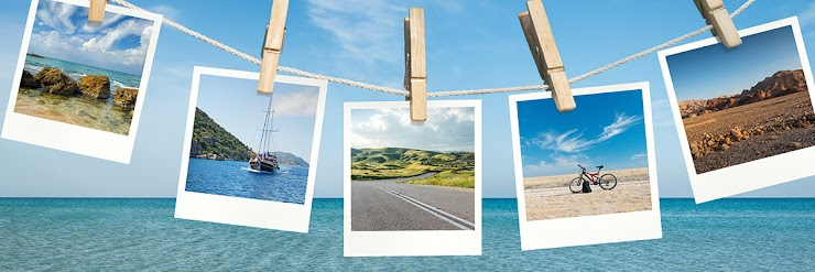 Cinq photos de vacances accrochées à une corde : mer, bateau, route, plage, désert